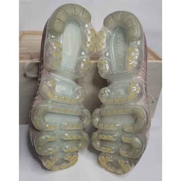 Nike- VaporMax- Flyknit- Women's Running shoes- Khaki/tan color- size 10 - Picture 10 of 10